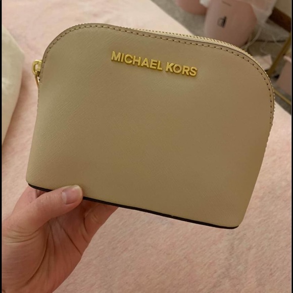 Michael Kors Makeup Pouch - Picture 1 of 4